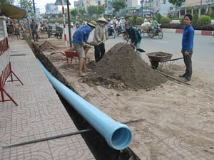 Lắp đặt đường ống thoát sàn, lắp đặt đường ống bể phốt,  xây hố ga, xây bể phốt tại Hà Nội | lap dat ong cong be tong